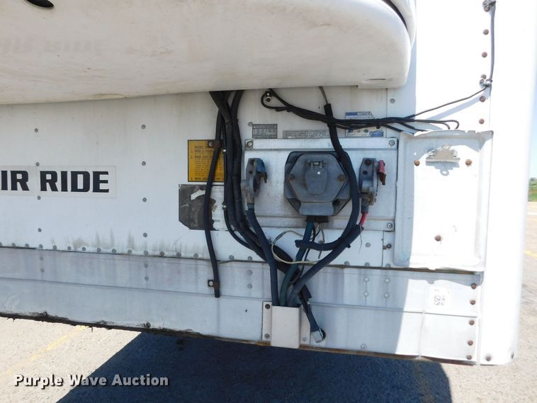 image for item DJ7715 2009 Utility 3000R  refrigerated van trailer