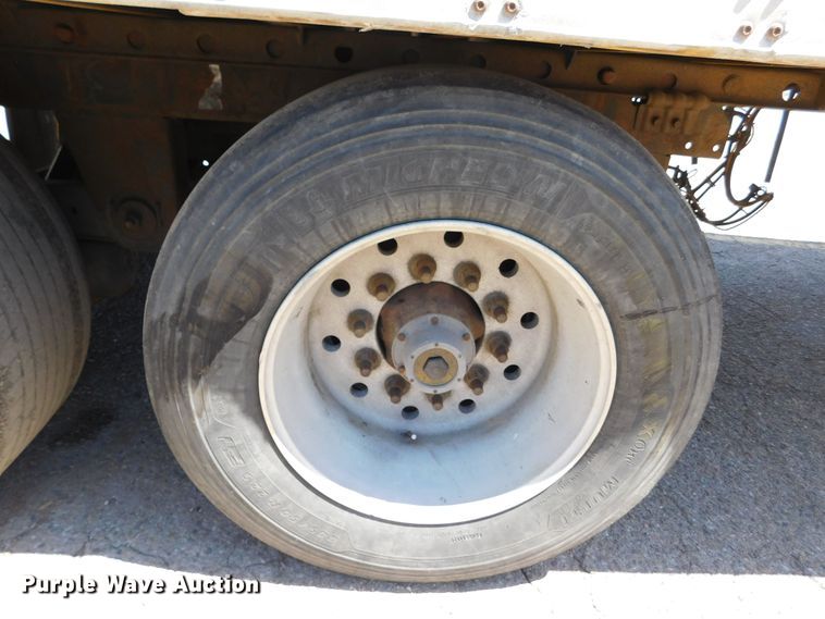 image for item DJ7715 2009 Utility 3000R  refrigerated van trailer