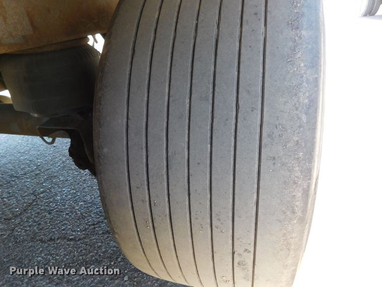 image for item DJ7715 2009 Utility 3000R  refrigerated van trailer