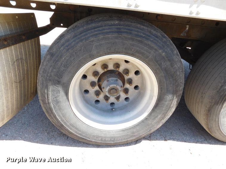 image for item DJ7715 2009 Utility 3000R  refrigerated van trailer