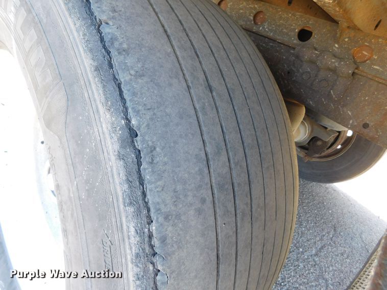 image for item DJ7715 2009 Utility 3000R  refrigerated van trailer