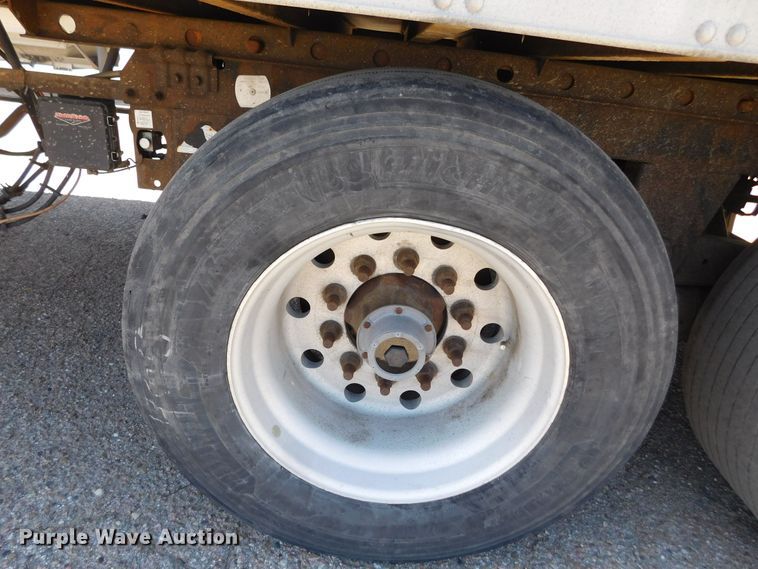 image for item DJ7715 2009 Utility 3000R  refrigerated van trailer