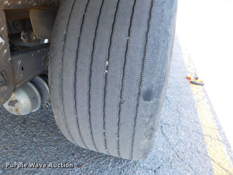 image for item DJ7715 2009 Utility 3000R  refrigerated van trailer