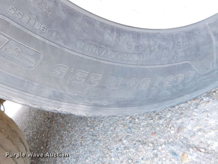 image for item DJ7715 2009 Utility 3000R  refrigerated van trailer