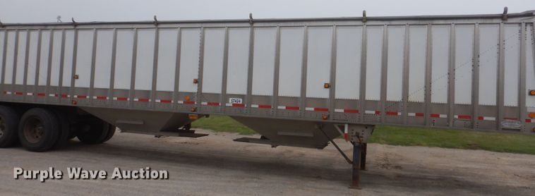image for item DK2024 1998 Cornhusker 800  grain trailer