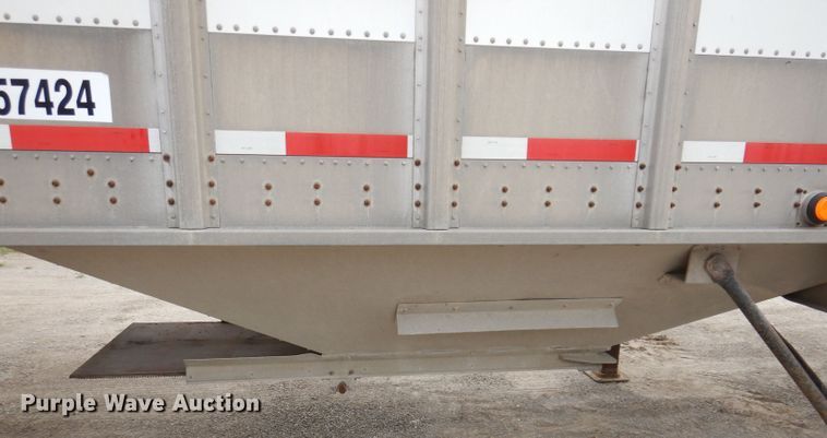 image for item DK2024 1998 Cornhusker 800  grain trailer