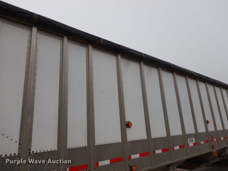 image for item DK2024 1998 Cornhusker 800  grain trailer