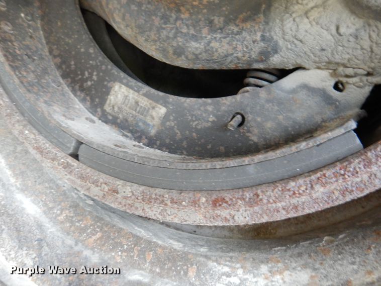 image for item DK2024 1998 Cornhusker 800  grain trailer