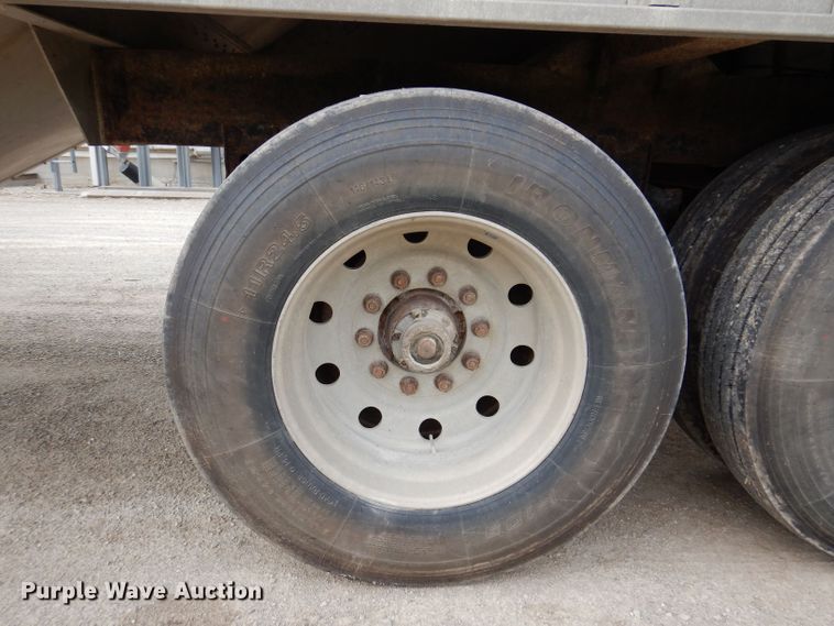 image for item DK2024 1998 Cornhusker 800  grain trailer