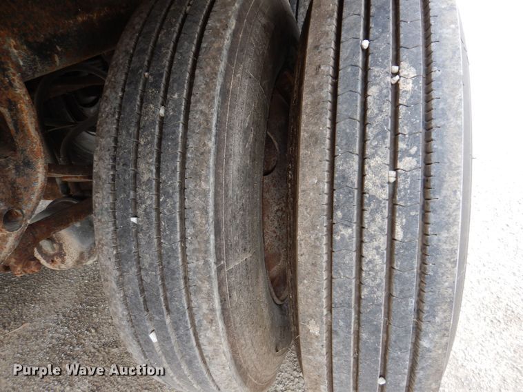 image for item DK2024 1998 Cornhusker 800  grain trailer