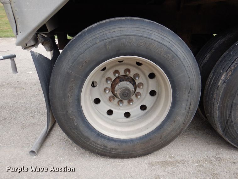 image for item DK2024 1998 Cornhusker 800  grain trailer