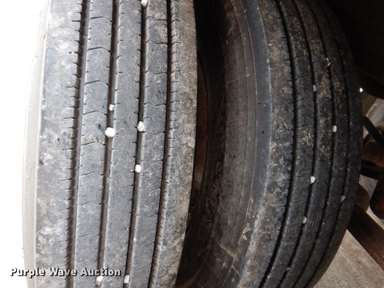 image for item DK2024 1998 Cornhusker 800  grain trailer