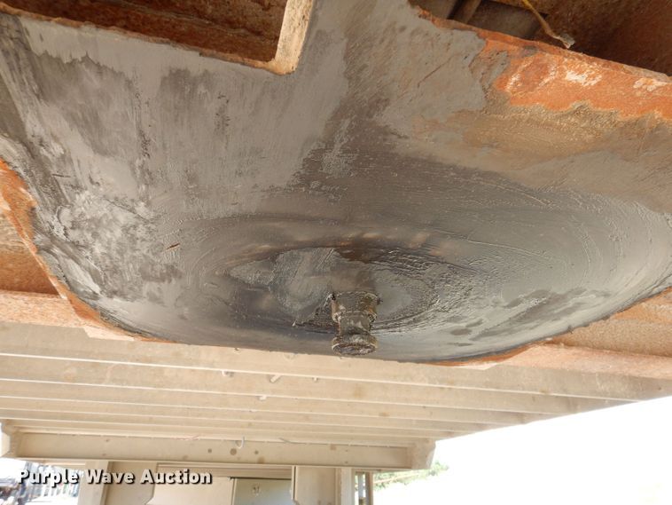 image for item DK2025 2006 Wilson PSADL-400P  livestock trailer