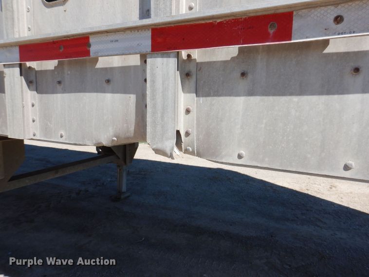 image for item DK2025 2006 Wilson PSADL-400P  livestock trailer