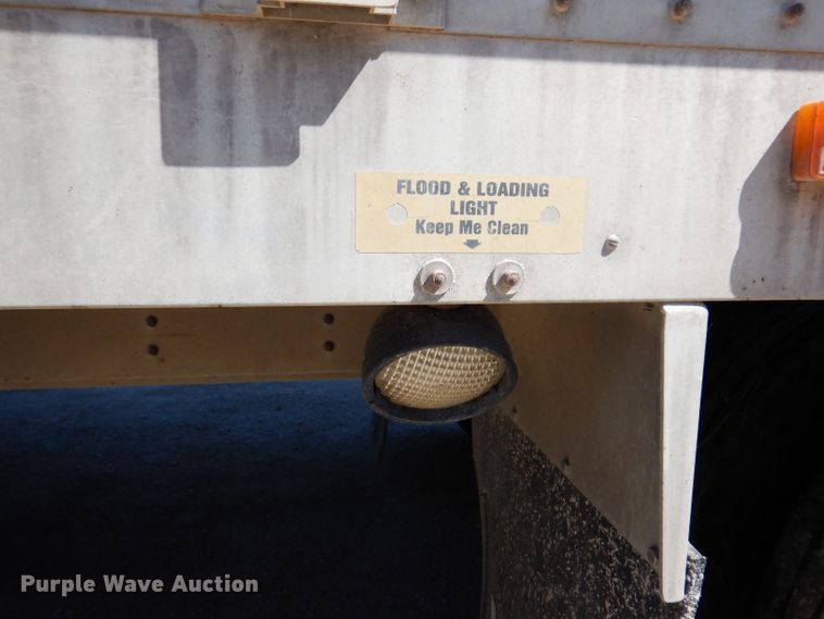 image for item DK2025 2006 Wilson PSADL-400P  livestock trailer