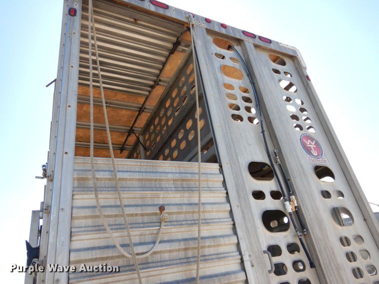 image for item DK2025 2006 Wilson PSADL-400P  livestock trailer