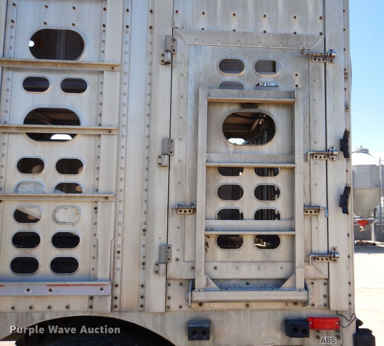 image for item DK2025 2006 Wilson PSADL-400P  livestock trailer