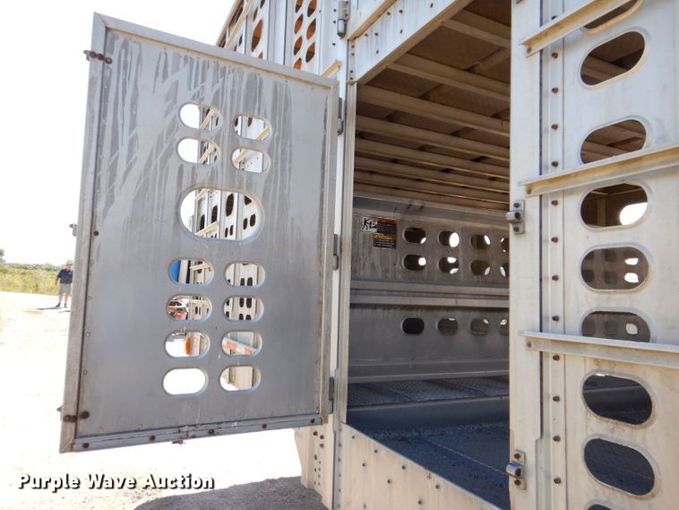 image for item DK2025 2006 Wilson PSADL-400P  livestock trailer