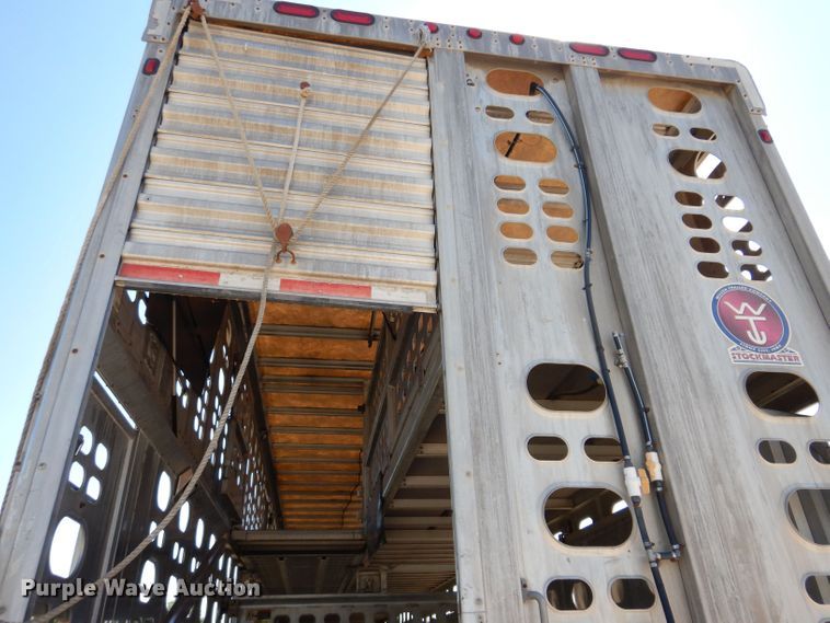 image for item DK2025 2006 Wilson PSADL-400P  livestock trailer