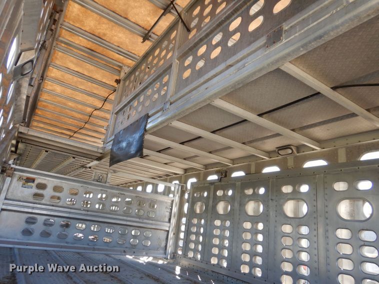 image for item DK2025 2006 Wilson PSADL-400P  livestock trailer