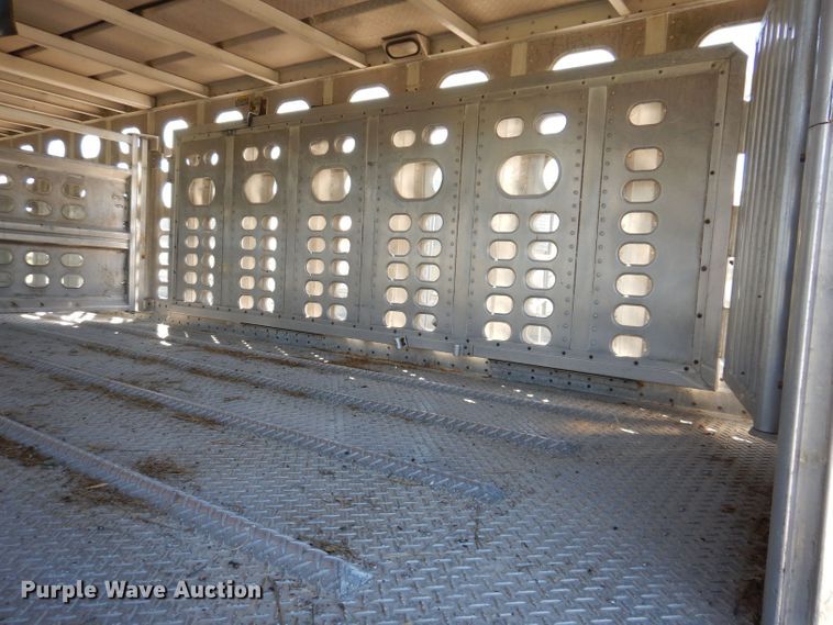 image for item DK2025 2006 Wilson PSADL-400P  livestock trailer