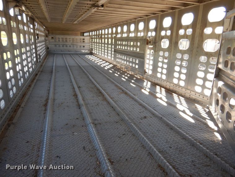 image for item DK2025 2006 Wilson PSADL-400P  livestock trailer