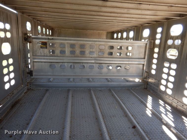 image for item DK2025 2006 Wilson PSADL-400P  livestock trailer