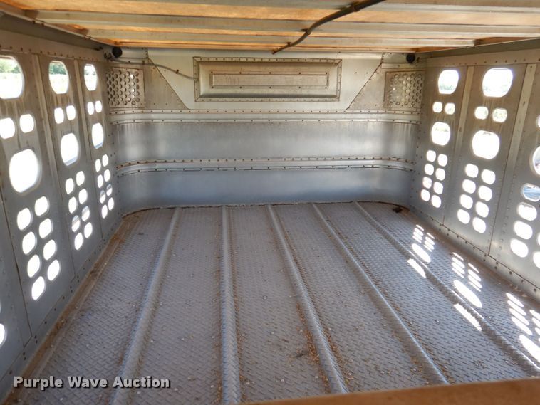 image for item DK2025 2006 Wilson PSADL-400P  livestock trailer