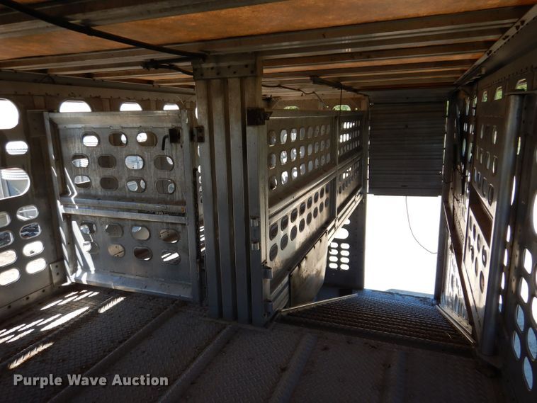 image for item DK2025 2006 Wilson PSADL-400P  livestock trailer