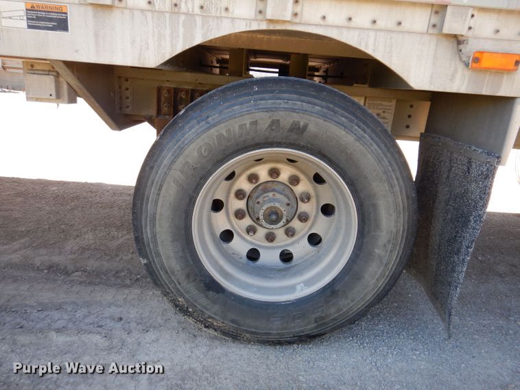 image for item DK2025 2006 Wilson PSADL-400P  livestock trailer