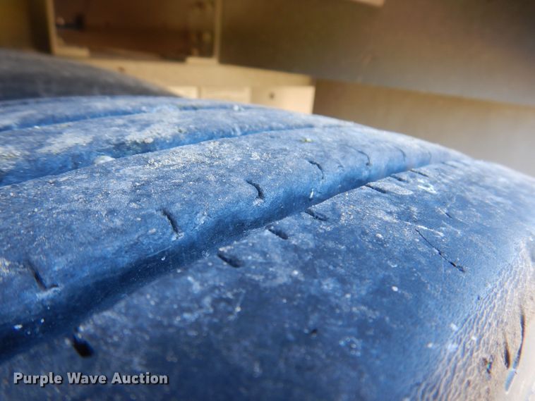 image for item DK2025 2006 Wilson PSADL-400P  livestock trailer