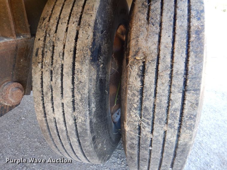 image for item DK2025 2006 Wilson PSADL-400P  livestock trailer