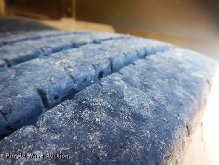 image for item DK2025 2006 Wilson PSADL-400P  livestock trailer