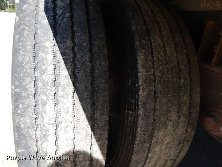 image for item DK2025 2006 Wilson PSADL-400P  livestock trailer