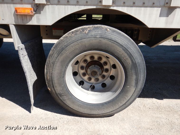 image for item DK2025 2006 Wilson PSADL-400P  livestock trailer