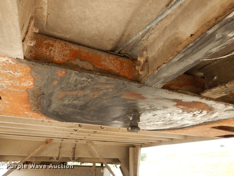 image for item DK2026 2004 M.H. EBY TransPork  livestock trailer