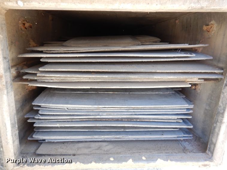 image for item DK2026 2004 M.H. EBY TransPork  livestock trailer