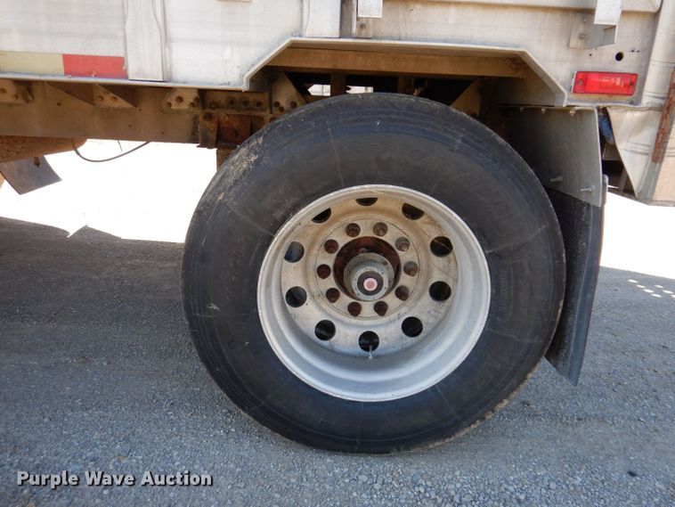 image for item DK2026 2004 M.H. EBY TransPork  livestock trailer