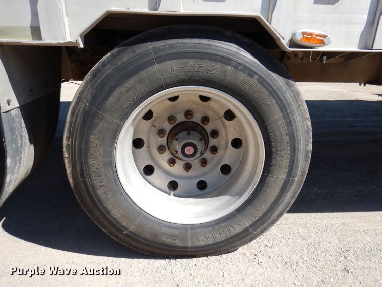 image for item DK2026 2004 M.H. EBY TransPork  livestock trailer