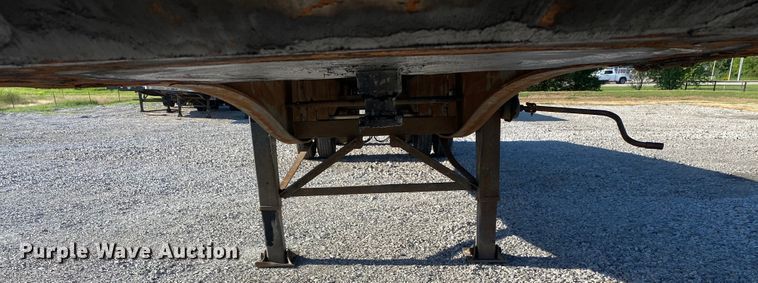 image for item DK6391 2002 Utility Trailers FLBD  flatbed trailer