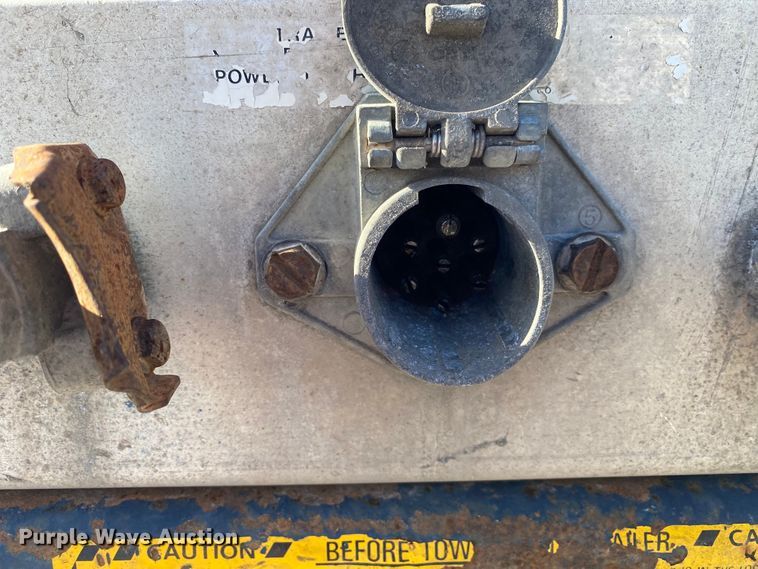 image for item DK6391 2002 Utility Trailers FLBD  flatbed trailer