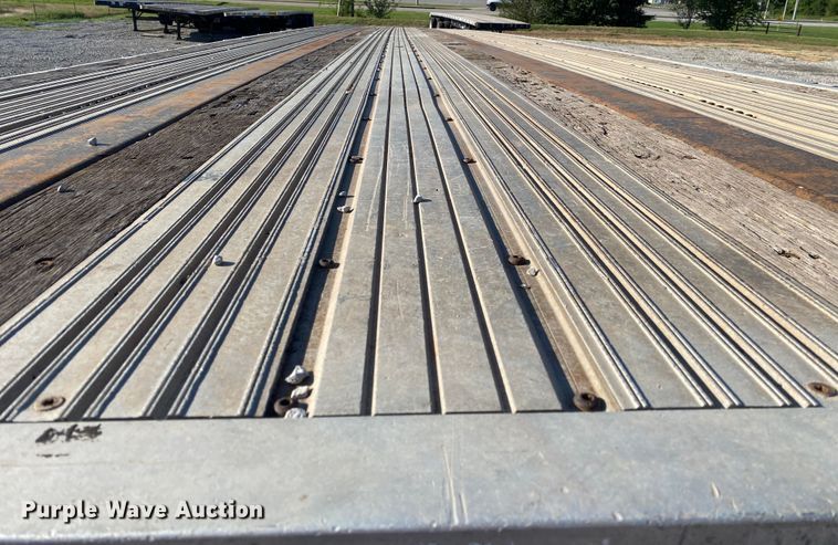 image for item DK6391 2002 Utility Trailers FLBD  flatbed trailer