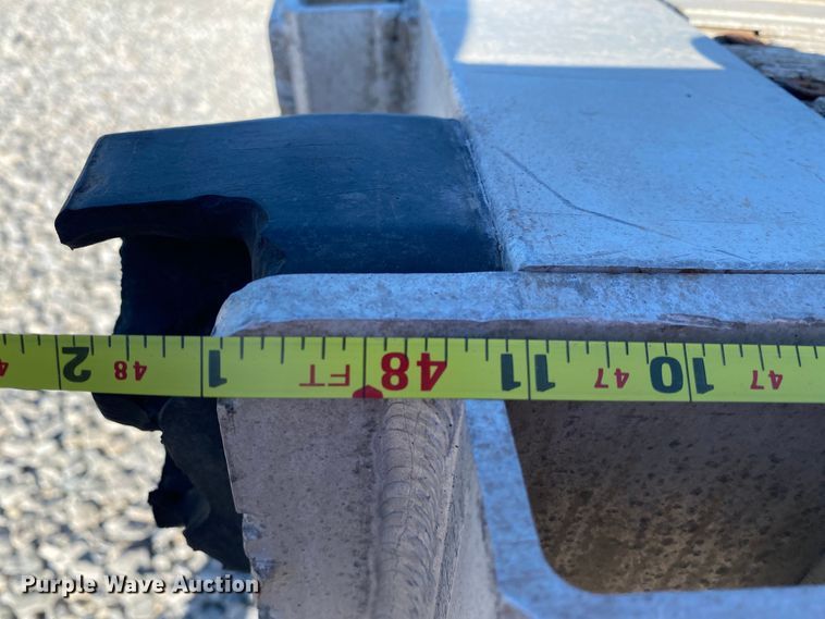 image for item DK6391 2002 Utility Trailers FLBD  flatbed trailer