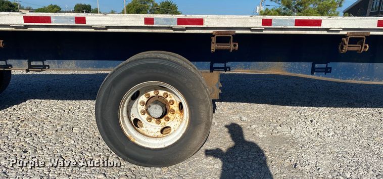 image for item DK6391 2002 Utility Trailers FLBD  flatbed trailer