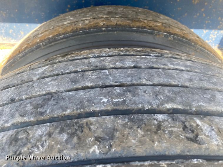 image for item DK6391 2002 Utility Trailers FLBD  flatbed trailer