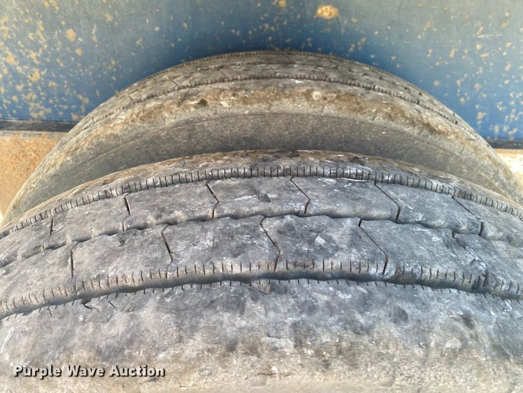 image for item DK6391 2002 Utility Trailers FLBD  flatbed trailer