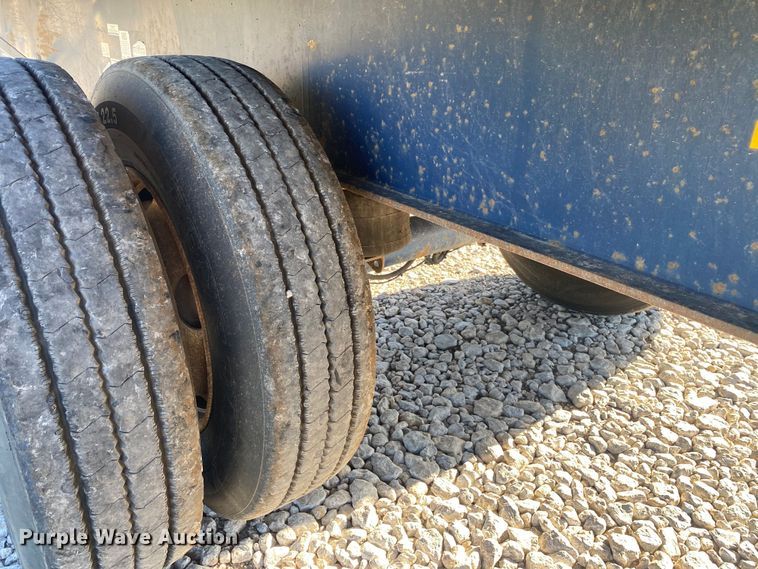 image for item DK6391 2002 Utility Trailers FLBD  flatbed trailer