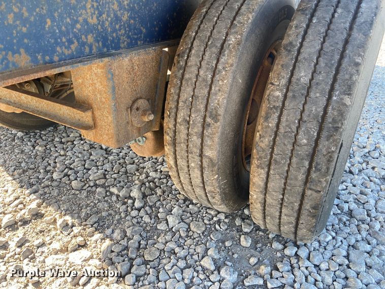 image for item DK6391 2002 Utility Trailers FLBD  flatbed trailer