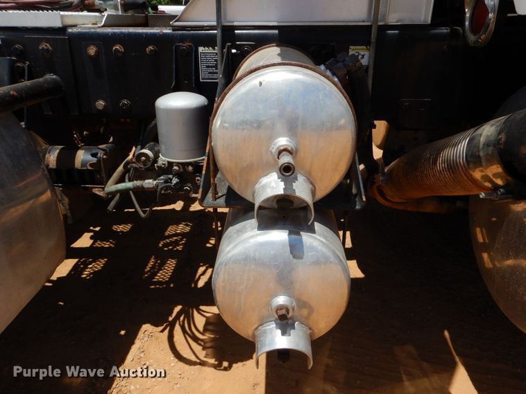 image for item DK6995 2003 Peterbilt 379  semi truck