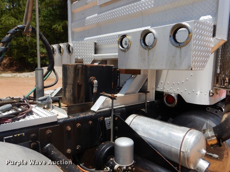 image for item DK6995 2003 Peterbilt 379  semi truck